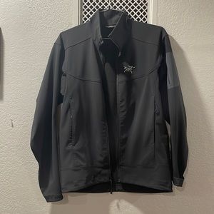 Men’s Arc’teryx softshell jacket, size medium